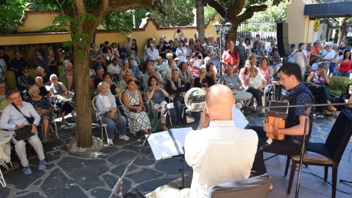 El público del concierto inaugural fue muy numeroso. - C.SANS