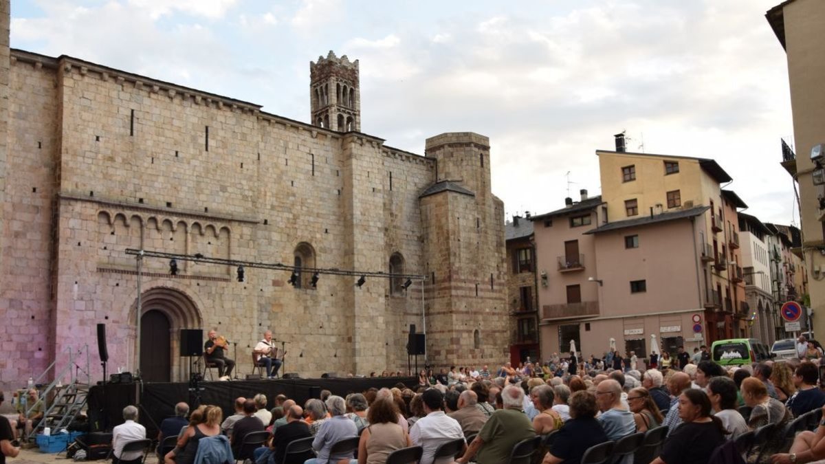 Imatge del concert d’ahir a la plaça dels Oms de la Seu. - C.SANS