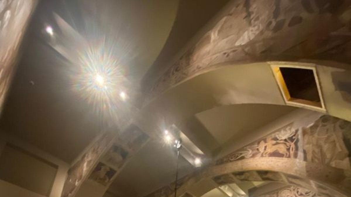 Los técnicos trabajaron ayer en los arcos ubicados en la sala 16. - GOBIERNO DE ARAGÓN