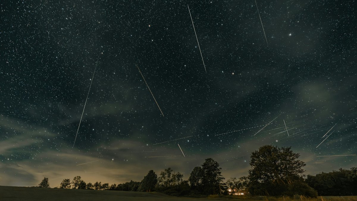 Imagen de archivo de una lluvia de meteoros.