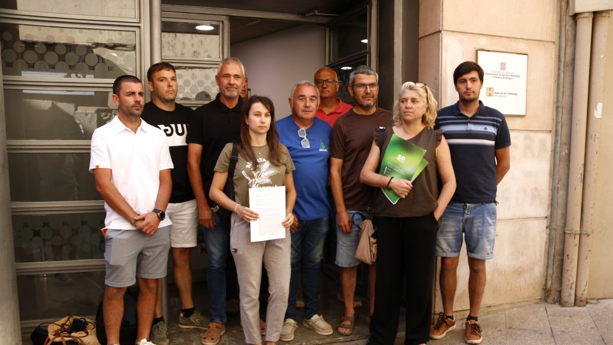 Representant d'organitzacions agràries amb reclamacions sobre les ZEPA davant dels SSTT de Territori a Lleida.