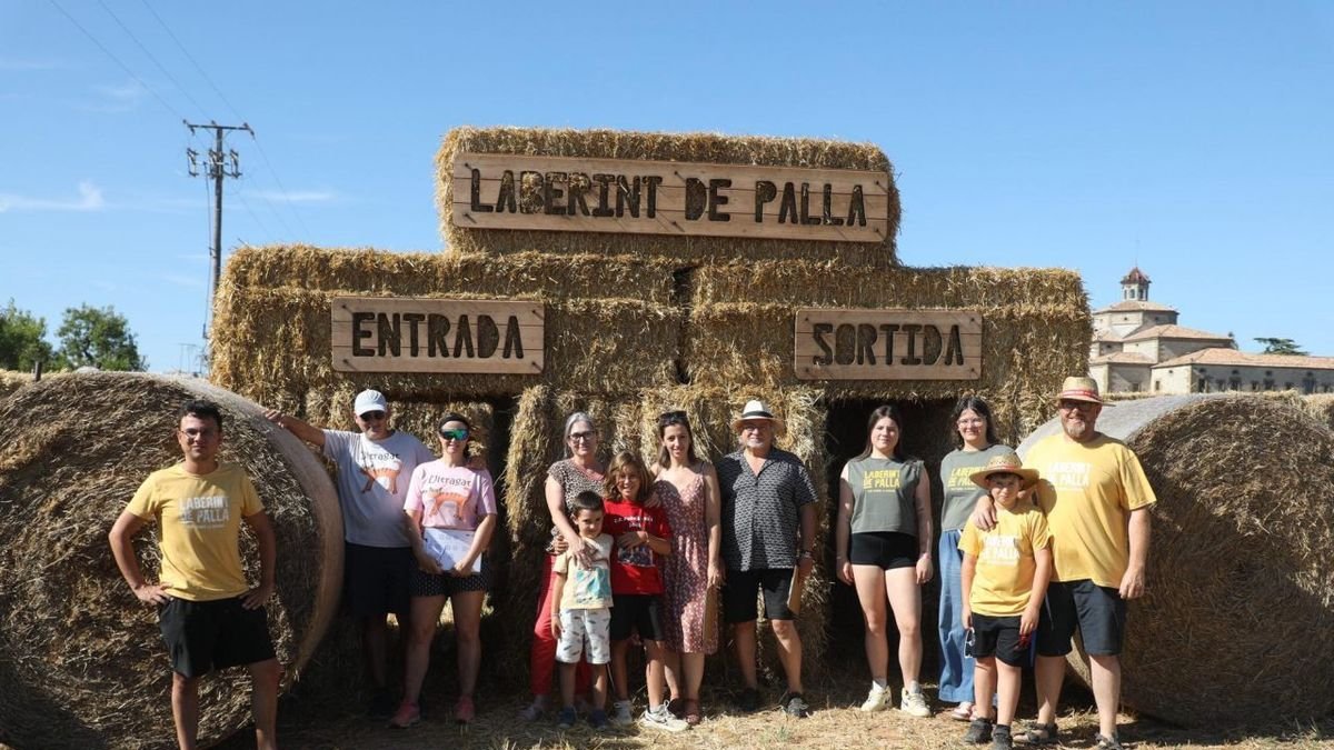 El Laberint de Palla está formado por 400 balas de paja. - CARMINA MARSIÑACH