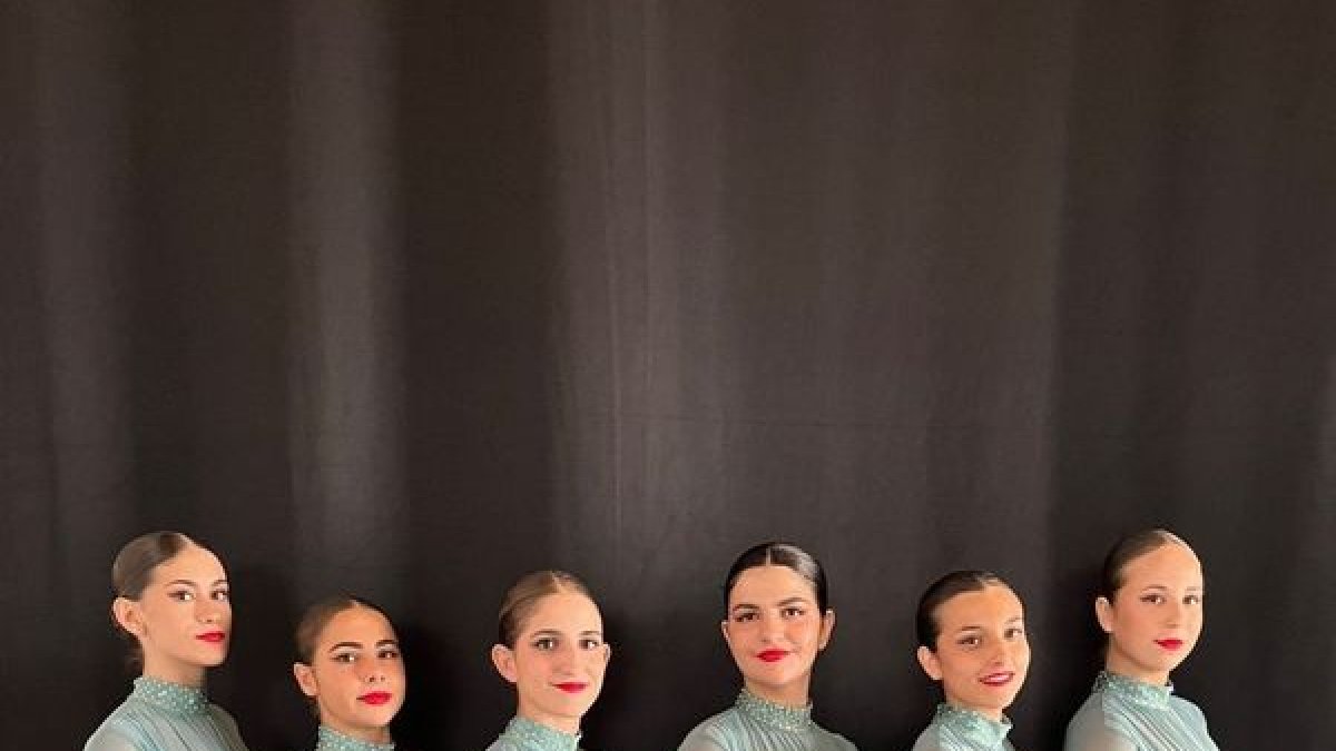 Equip del Twirling Lleida que competeix a Torí.