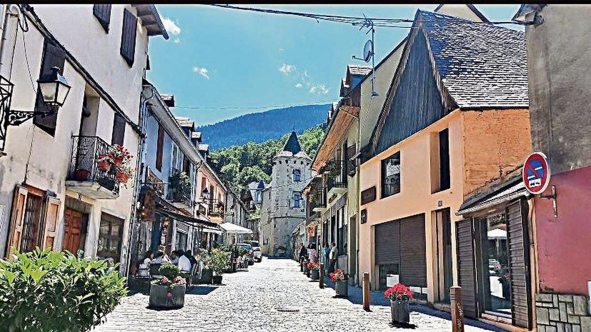 Imatge d’un des carrèrs a on se concèntren quaqui bars e pubs en centre de Vielha. - SEGRE