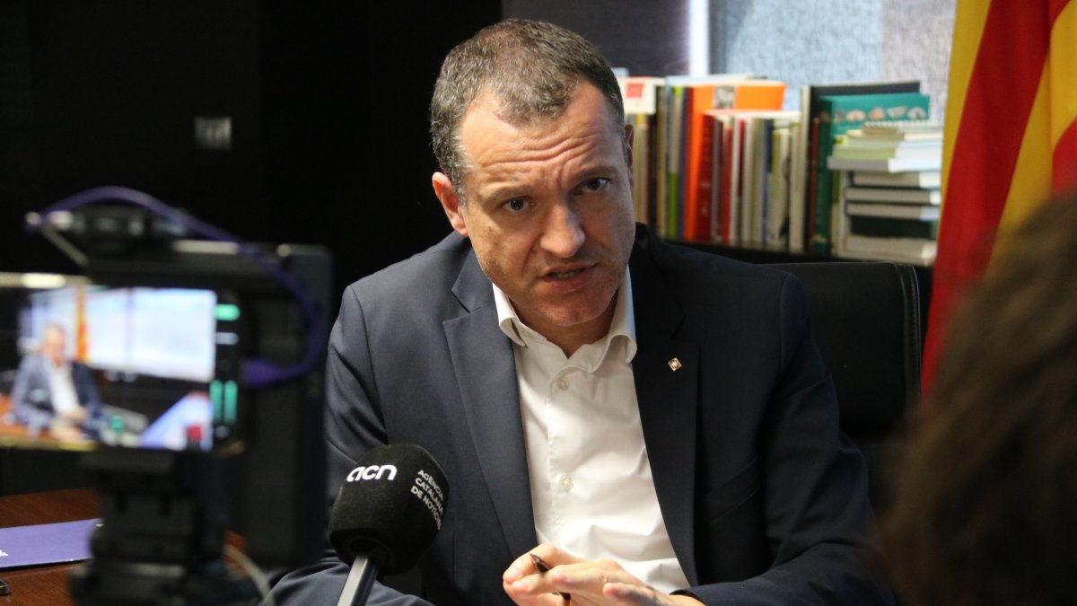 El conseller d'Agricultura, Òscar Ordeig, durant una entrevista a la seu del departament a Lleida