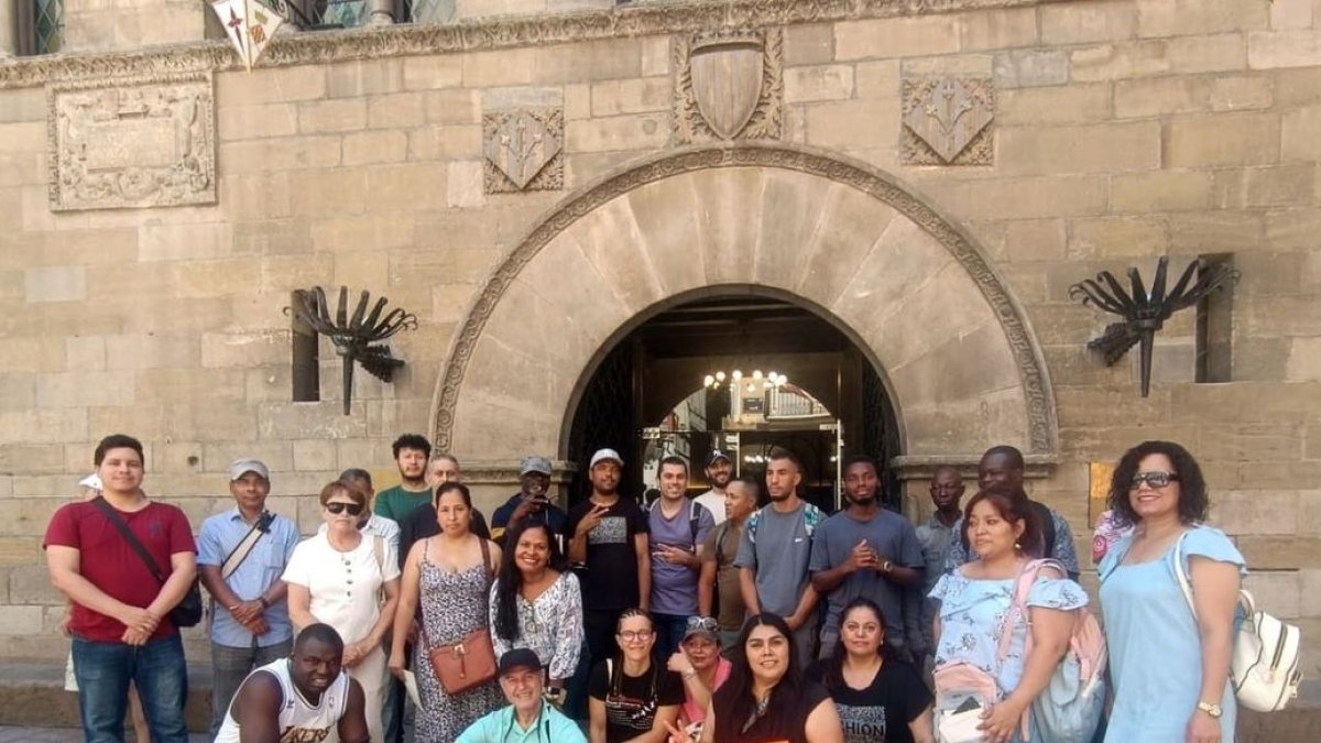 Participants en una visita a la Paeria organitzada pel SAM. - AJUNTAMENT DE LLEIDA