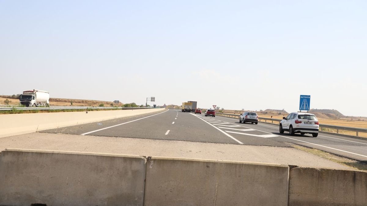 El final de l’autovia A-14 a Almenar des d’on ha de continuar cap a Alfarràs. - COL·LECTIU PATRIMONI D’ALFARRÀS