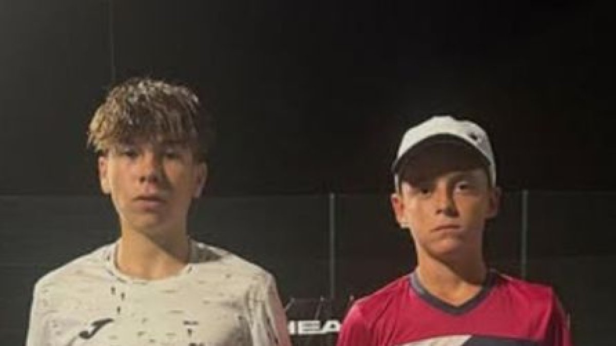 Daniel Culleré, a la derecha, junto al campeón.