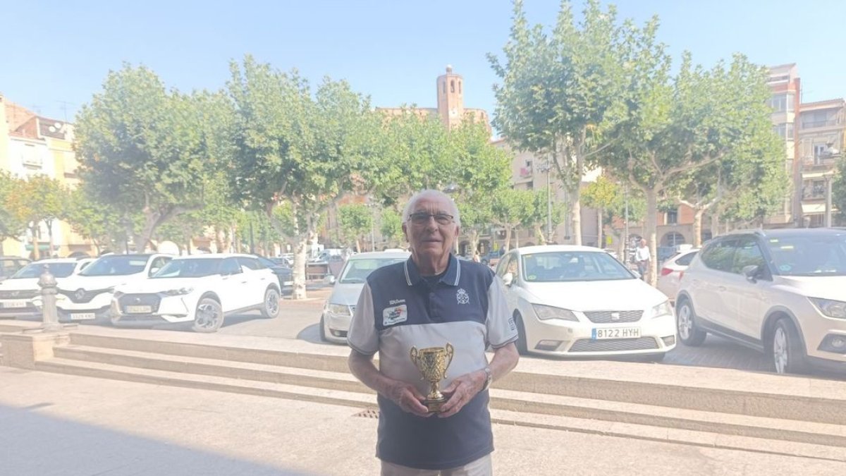 El tenista de Balaguer compite en categoría de +85. - J. B.