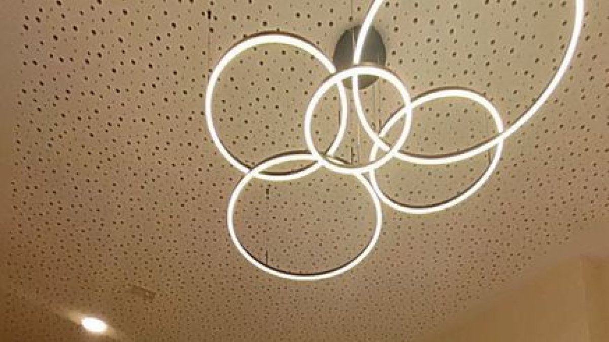 La nueva sala reformada como refugio climático de Castelldans.; Array