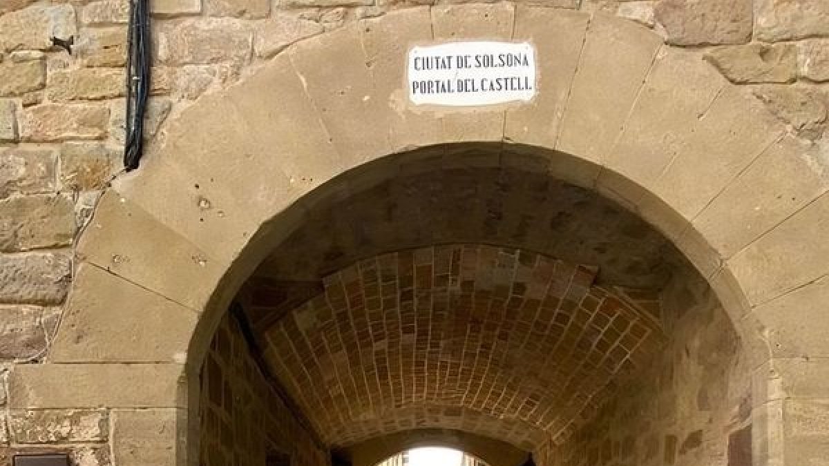 El portal del Castell, que da acceso al núcleo antiguo de Solsona. - AYUNTAMIENTO DE SOLSONA