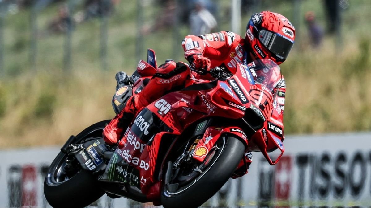 Marc Márquez, ahir durant una de les sessions al circuit de Spielberg. - EFE