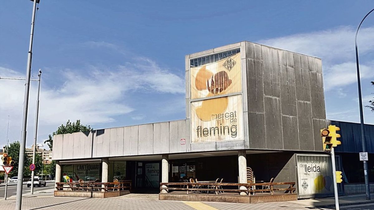 La fachada principal del mercado municipal de Fleming. - S.ESPÍN