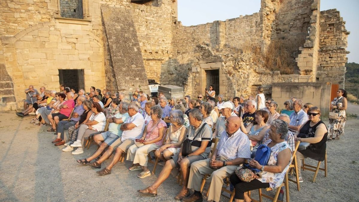 Concert d’havaneres amb el grup Veus del Segrià ahir al Castell de Ciutadilla. - C.MARSIÑACH