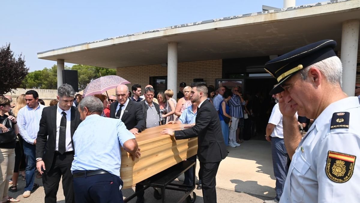 Acto civil de despedida al expresidente aragonés Javier Lambán en Ejea de los Caballeros (Zaragoza). - RAMÓN COMET / EUROPA PRESS