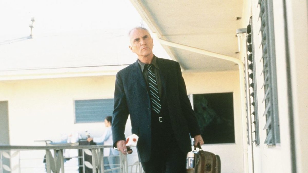 Terence Stamp durante su interpretación en la película “El Halcón Inglés” (2000), de Steven Soderbergh. - EUROPA PRESS / CONTACTO / ARTISAN ENTERTAINMENT