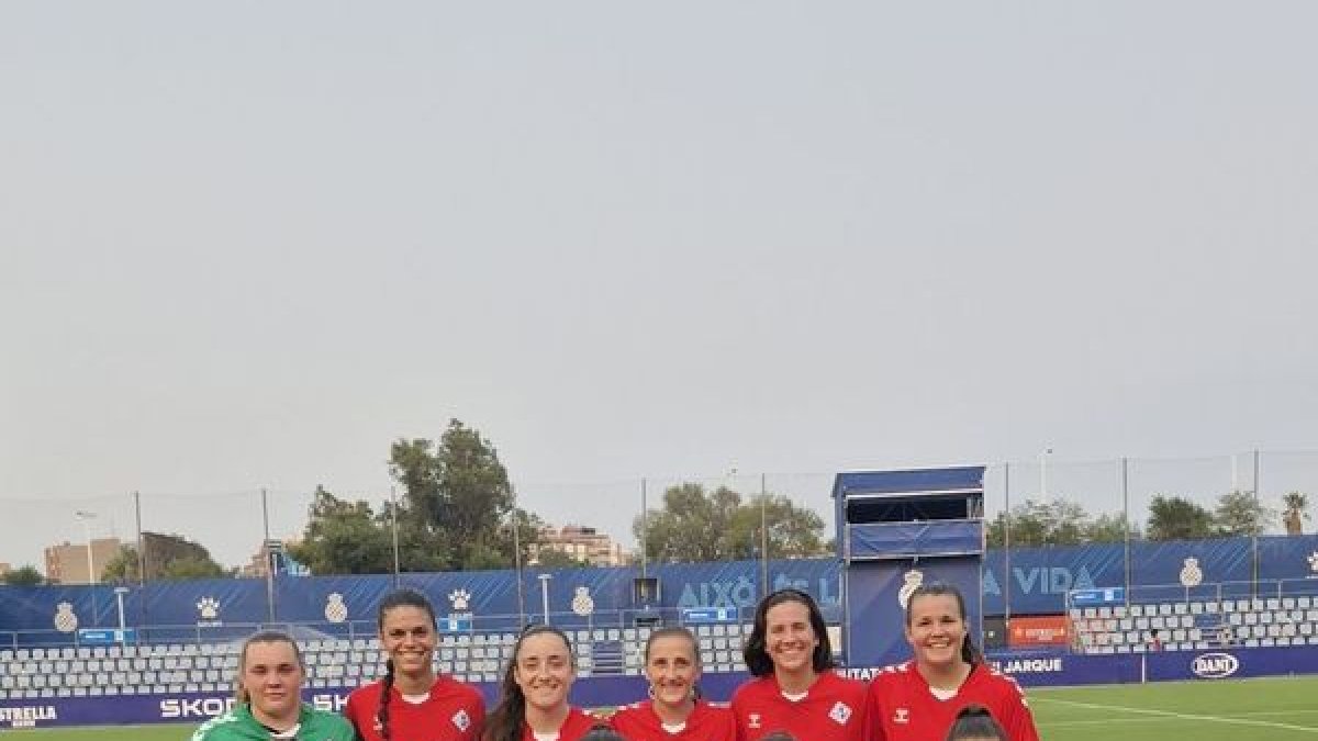 Once inicial del AEM en el amistoso ante el Espanyol. - AEM