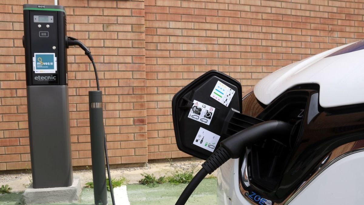 Hoy por hoy, los híbridos le ganan la partida a los eléctricos puros. - ACN