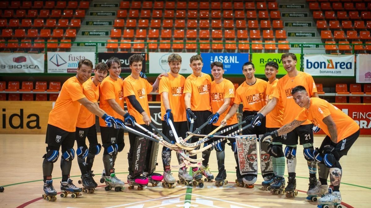 El equipo listado comenzó a entrenar ayer en el Onze de Setembre con las tres nuevas incorporaciones y el joven argentino Pablo Grassi. - PAU PASCUAL