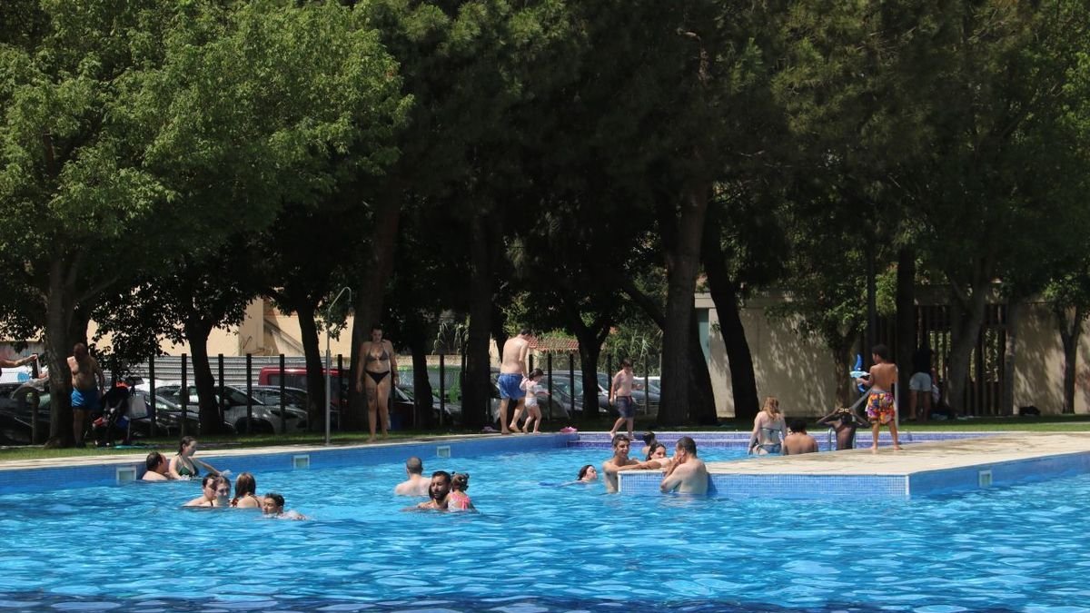 Las piscinas de Balàfia recuperaron ayer la normalidad. - ALBA MOR/ACN