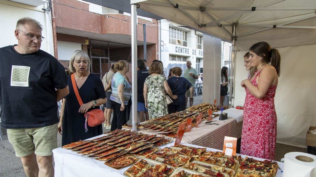 En el certamen participen uns seixanta expositors, una vintena dedicats a l’alimentació. - JORDI ECHEVARRIA
