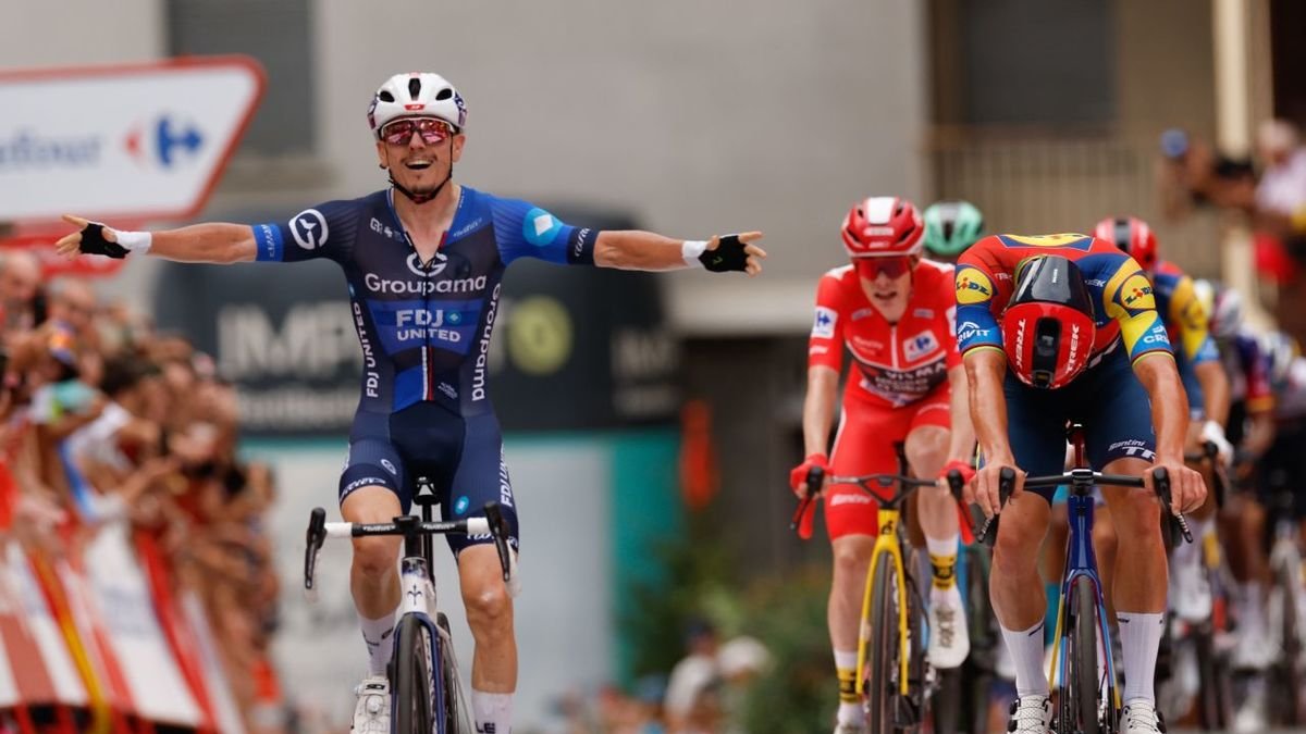 El francès Gaudu celebra el triomf d’etapa. - EFE
