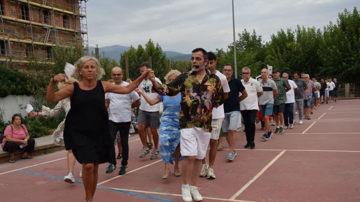El primer assaig del ball cerdà, ahir a la Seu d’Urgell. - C.SANS