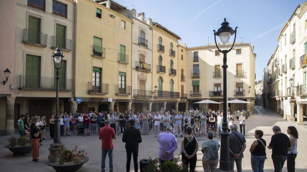 Concentració el mes de juny passat a Cervera després d’una agressió homòfoba. - SEGRE