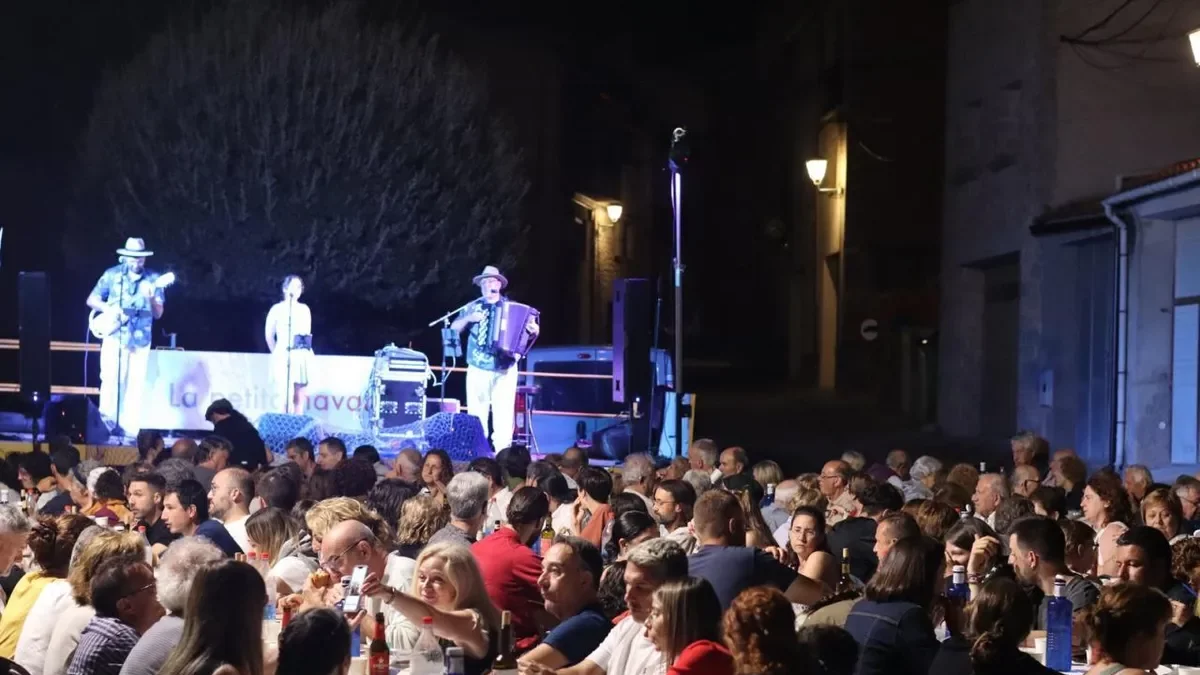 Més de 200 persones van assistir dilluns al sopar de germanor que va posar fi a la festa major. - JOSEP LLUIS COTS