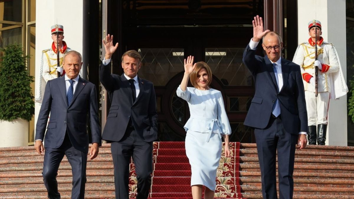 Tusk, Macron i Mertz van recolzar ahir que Moldàvia sigui a la UE. - EFE/EPA/PAWEL SUPERNAK POLAND OUT