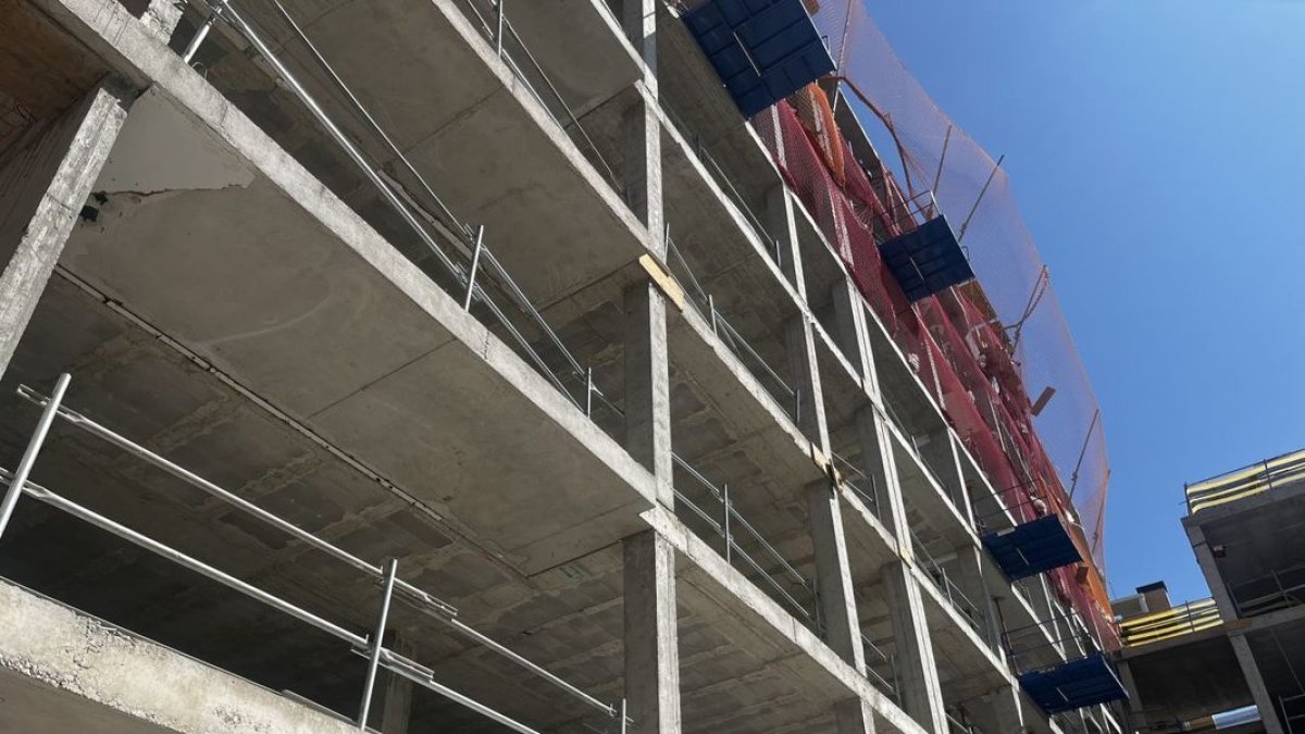Imatge d’un bloc d’habitatges en construcció. - EUROPA PRESS