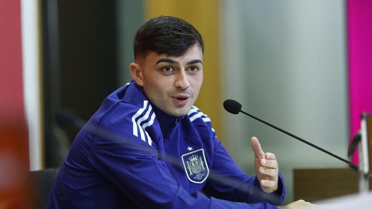 Pedri, ahir en roda de premsa amb la selecció espanyola. - EFE