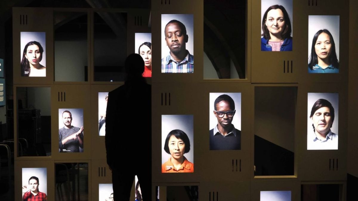 L’exposició ‘Talking Brains. Programats per parlar’ estarà disponible a partir del març del 2026. - CAIXAFORUM