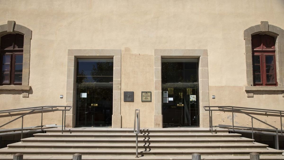 La biblioteca i l’arxiu s’ubiquen a l’edifici de la Universitat. - C. MARSIÑACH