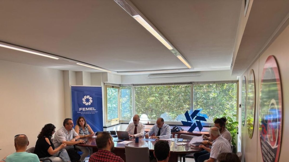Sindicats i patronal firmen el nou conveni del metall de Lleida - FEMEL