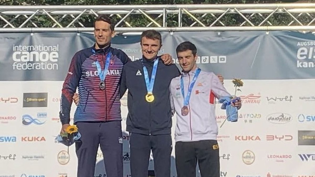 Miquel Travé, en el podio primero por la derecha. - INTERNATIONAL CANOE FEDERATION
