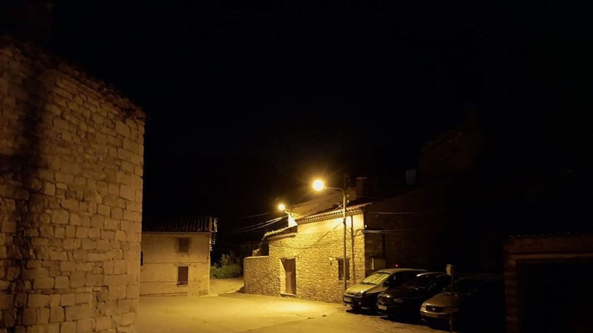 Uno de los puntos de luz que han sido renovados en Àger. - AJUNTAMENT D’ÀGER