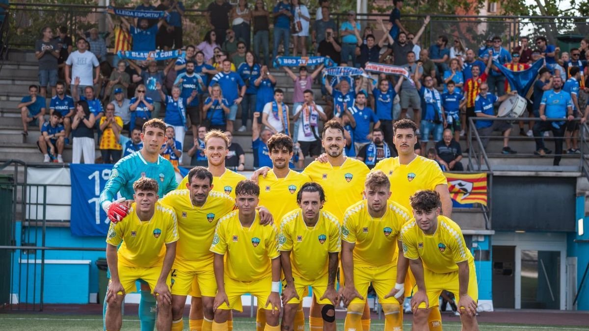 El once inicial del Lleida el pasado sábado ante el Can Vidalet. - PAU PASCUAL
