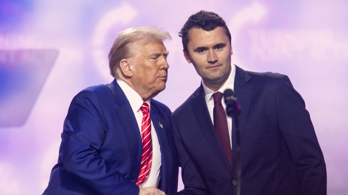 Archivo - El comentarista estadounidense Charlie Kirk, aliado del presidente de EEUU, Donald Trump