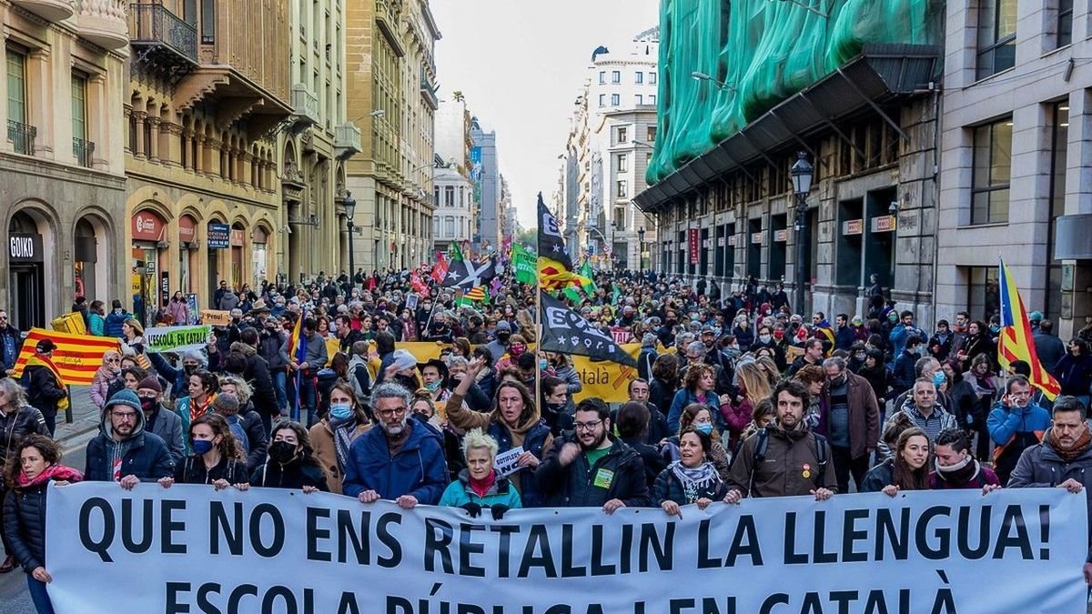 Imatge d’arxiu d’una protesta a Barcelona a favor de la immersió lingüística. - EFE