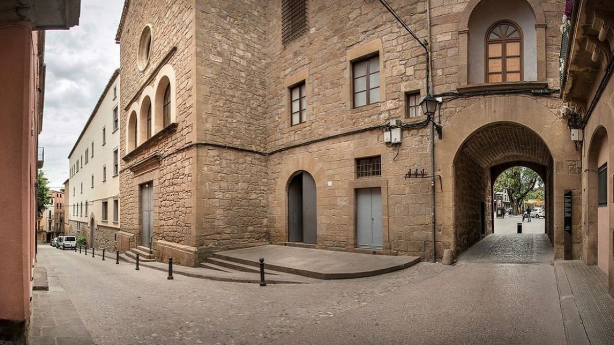 Un dels accessos al centre històric de Solsona. - A.S.