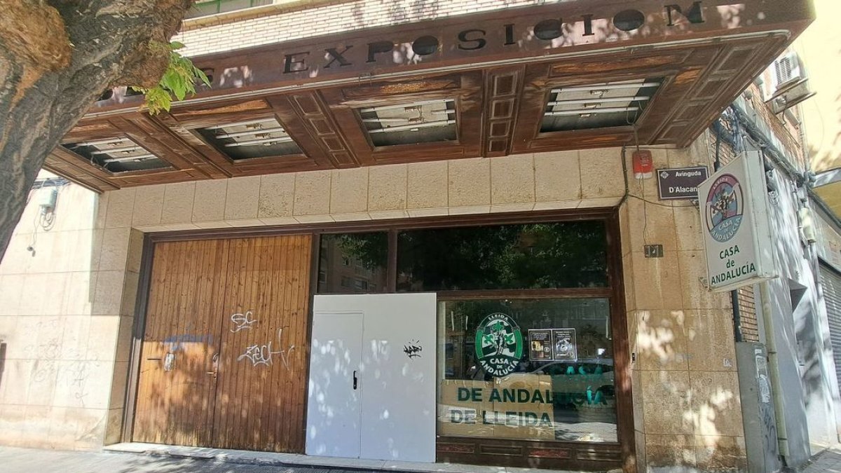 Vista de la façana de l’antiga Casa d’Andalusia on es preveu habilitar una residència. - SCD