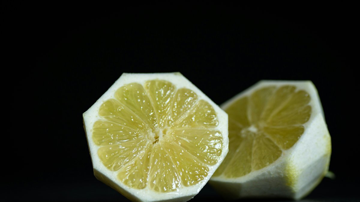 Un limón.