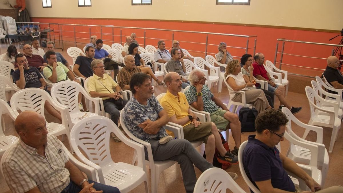 El local social acogió la jornada ayer por la mañana. - LAIA PEDRÓS