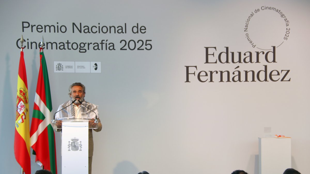 Eduard Fernández rep el Premio Nacional de cinematografia a Sant Sebastià .