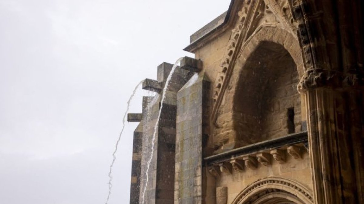 Les gàrgoles de la Seu Vella abocaven grans rajos d’aigua