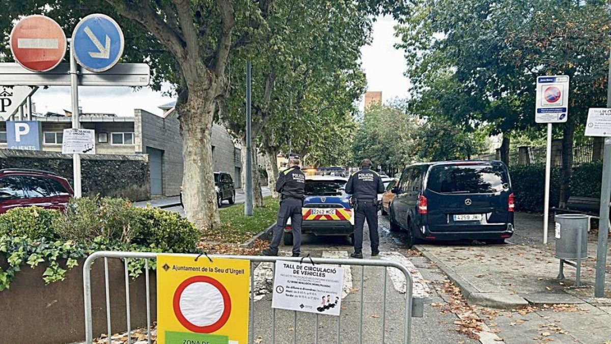 La zona la vigilen dos agents de la Policia Local.