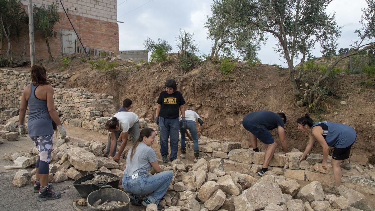 Recuperan un margen utilizando piedra seca en Ciutadilla - L. PEDRÓS