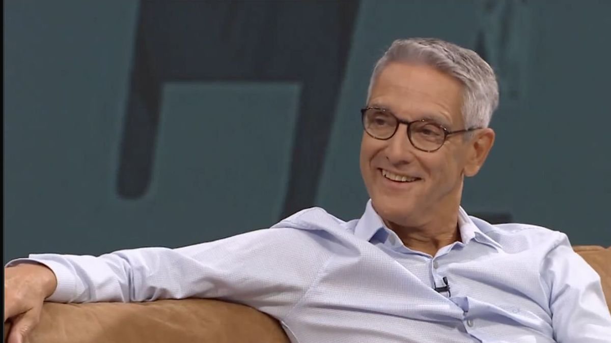 Arcadi Alibés se jubila- El periodista Arcadi Alibés se jubila hoy a los 66 años, después de 41 siendo un referente en la sección de deportes de TV3, especialmente en ciclismo y atletismo. - 3CAT