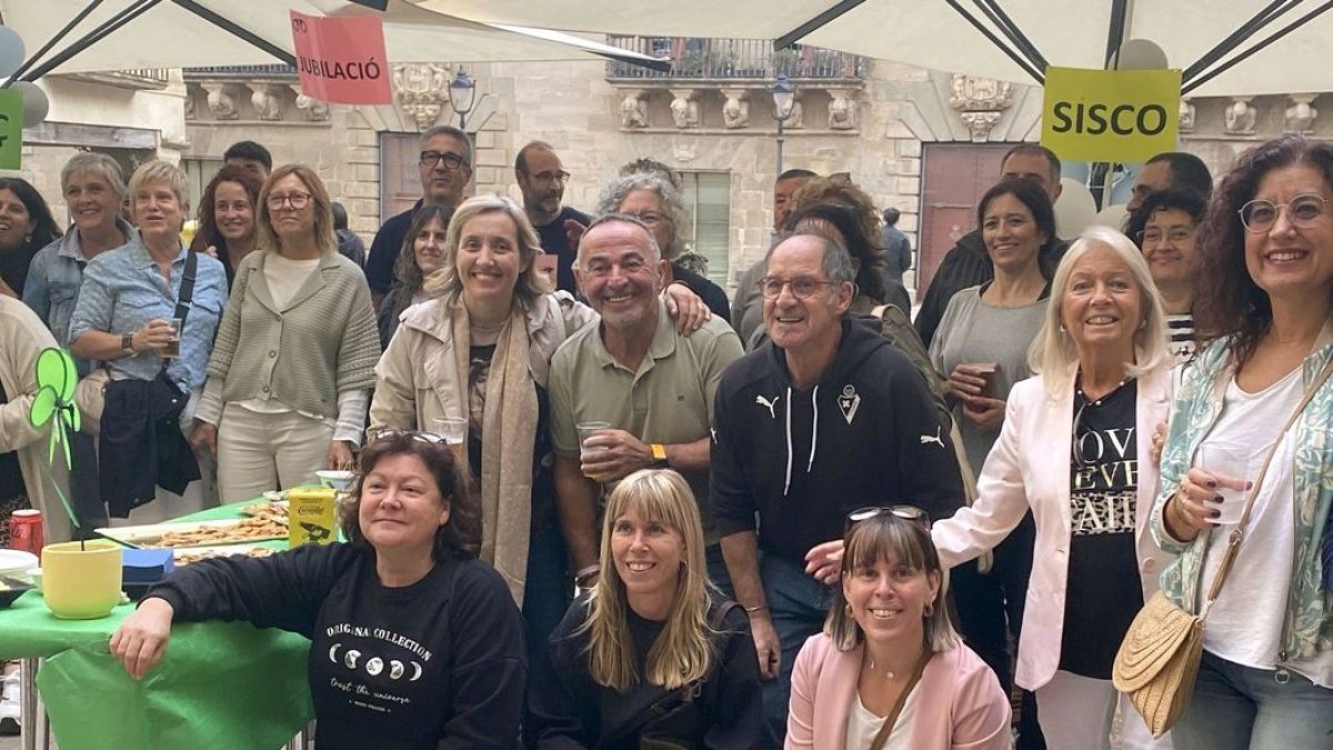 Divendres van celebrar la festa de jubilació a la plaça Major. - CEDIDA
